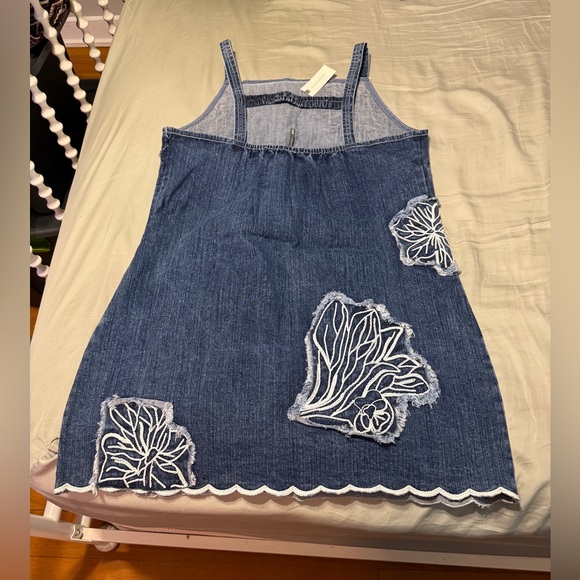 ✨ Anthropologie Sleeveless Embroidered Denim Mini Dress Sz L - Picture 6 of 7
